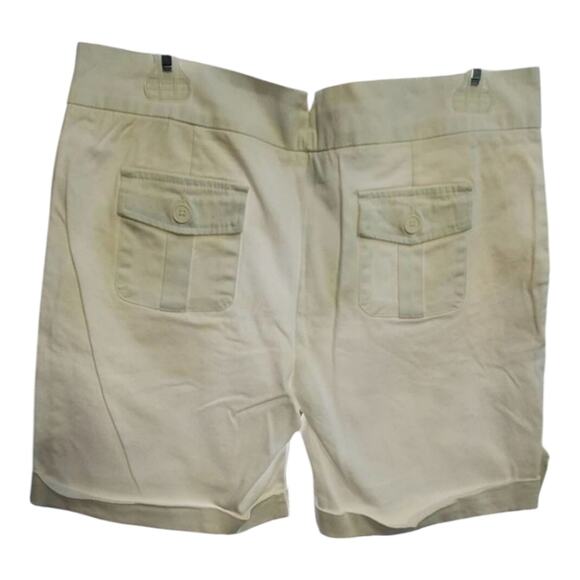 The limited SAILOR white button detail rolled shorts SIZE 8 NEW - Picture 3 of 7